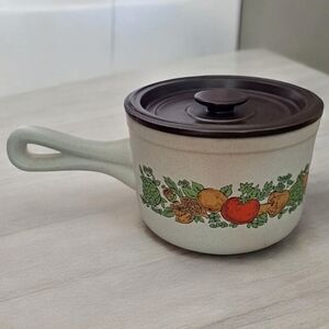 Vintage flame proof cooking pot with lid vegetable mushroom pattern stoneware 70